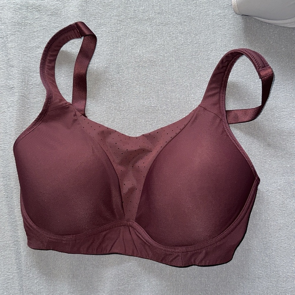 LuLuLemon Women's Burgundy Sports Bra